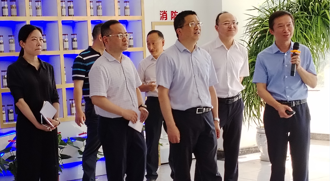 四川證監(jiān)局黨委書(shū)記、局長(zhǎng)唐理斌一行來(lái)公司調(diào)研